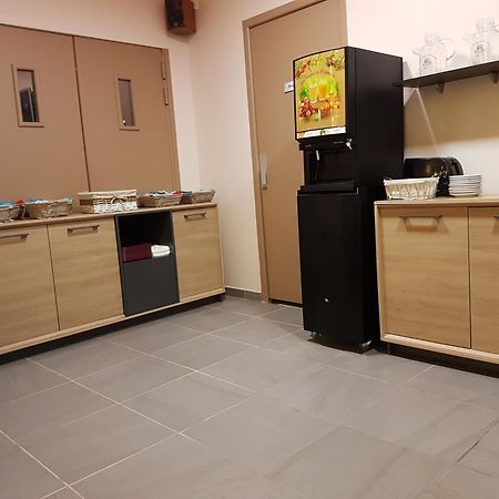 Nevers Hotel Bagian luar foto
