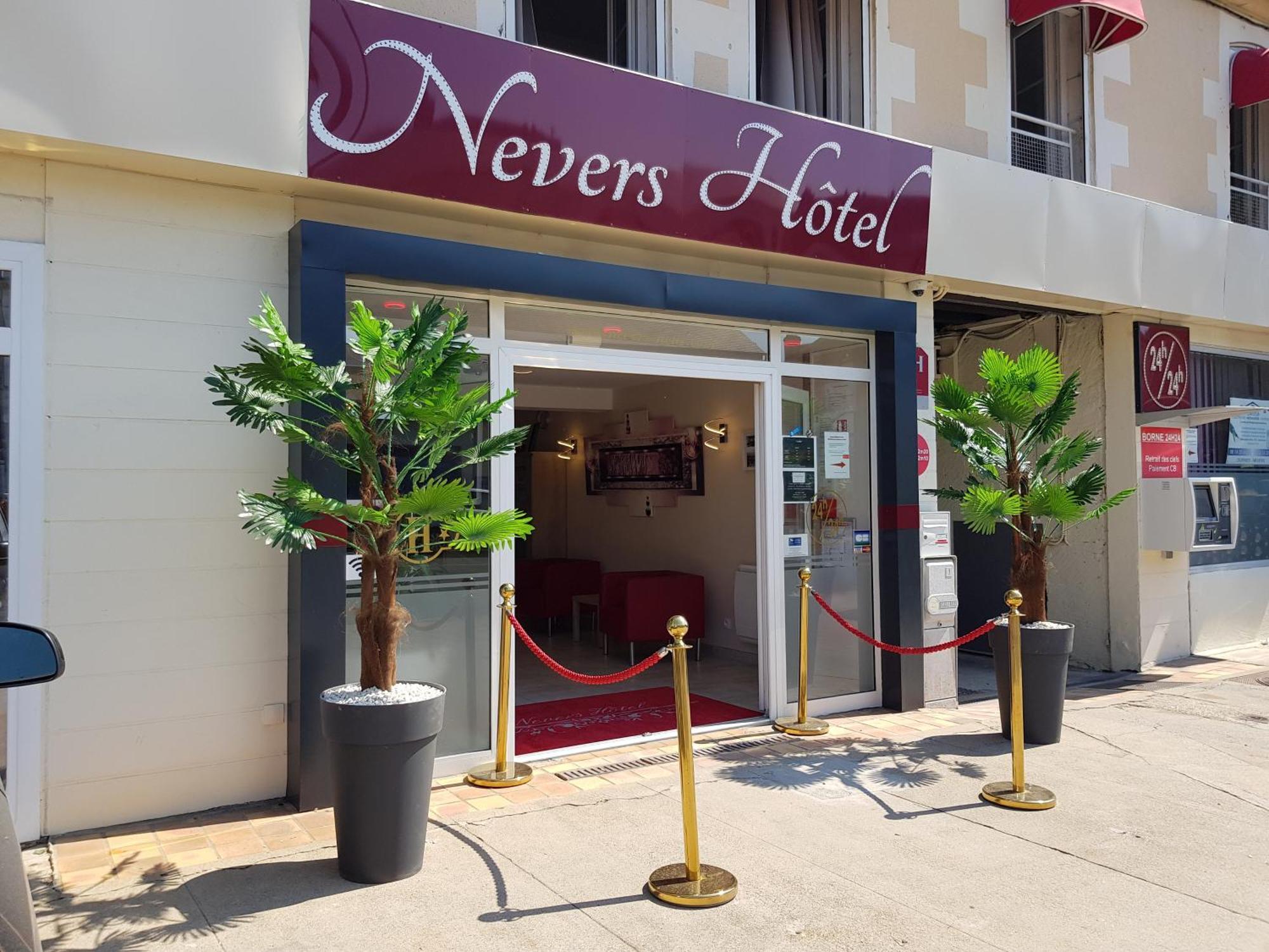 Nevers Hotel Bagian luar foto