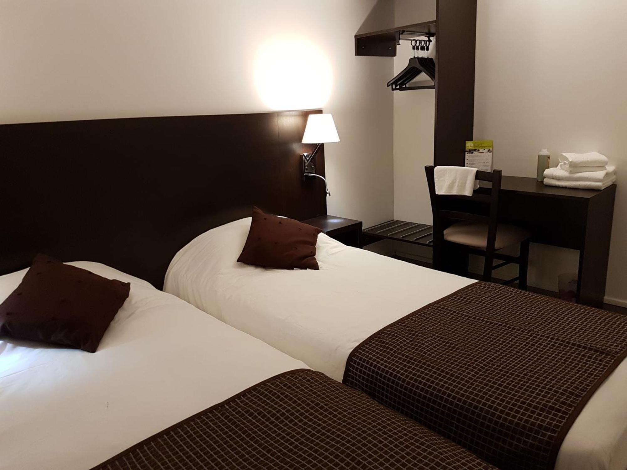 Nevers Hotel Bagian luar foto