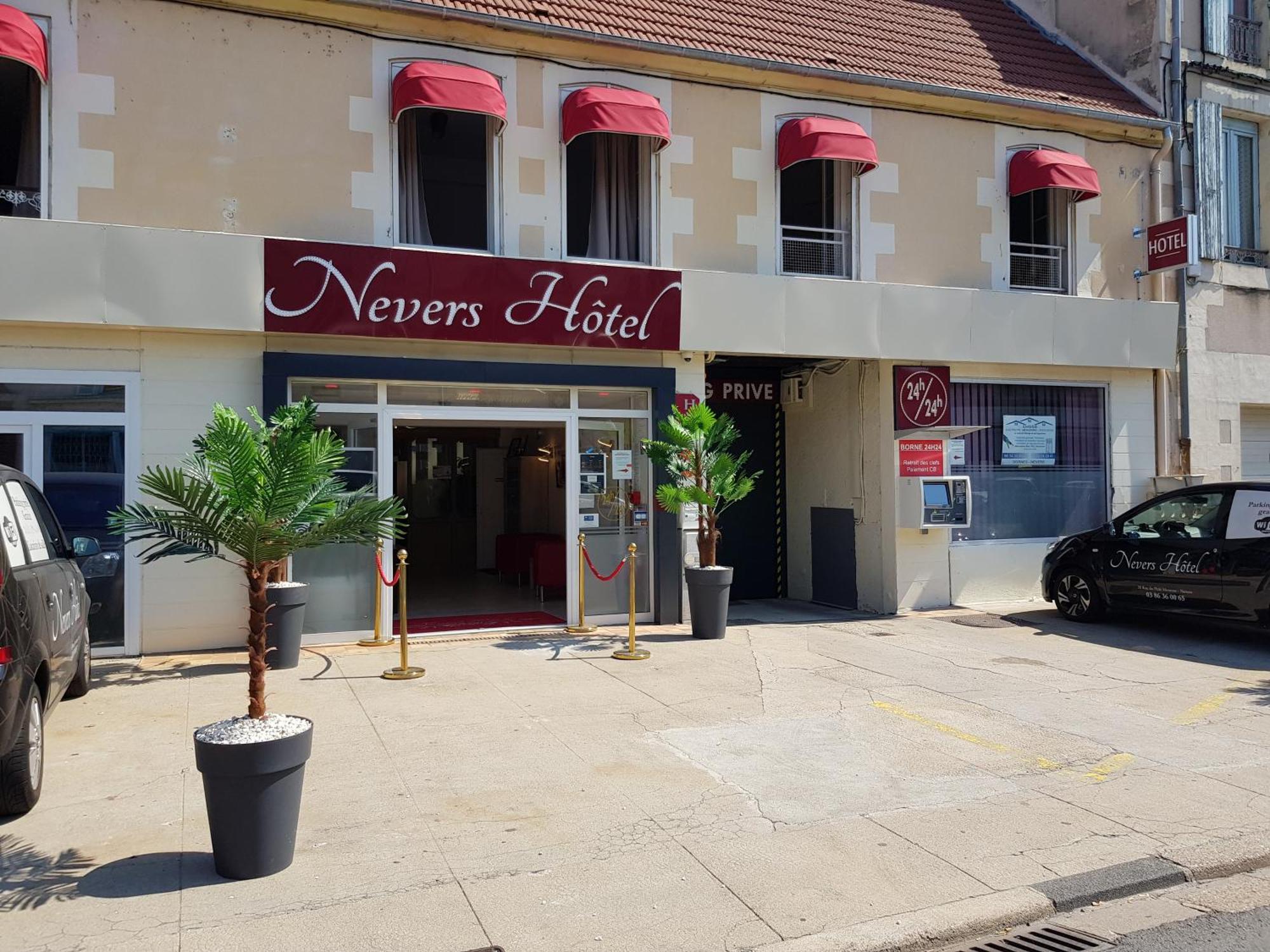 Nevers Hotel Bagian luar foto