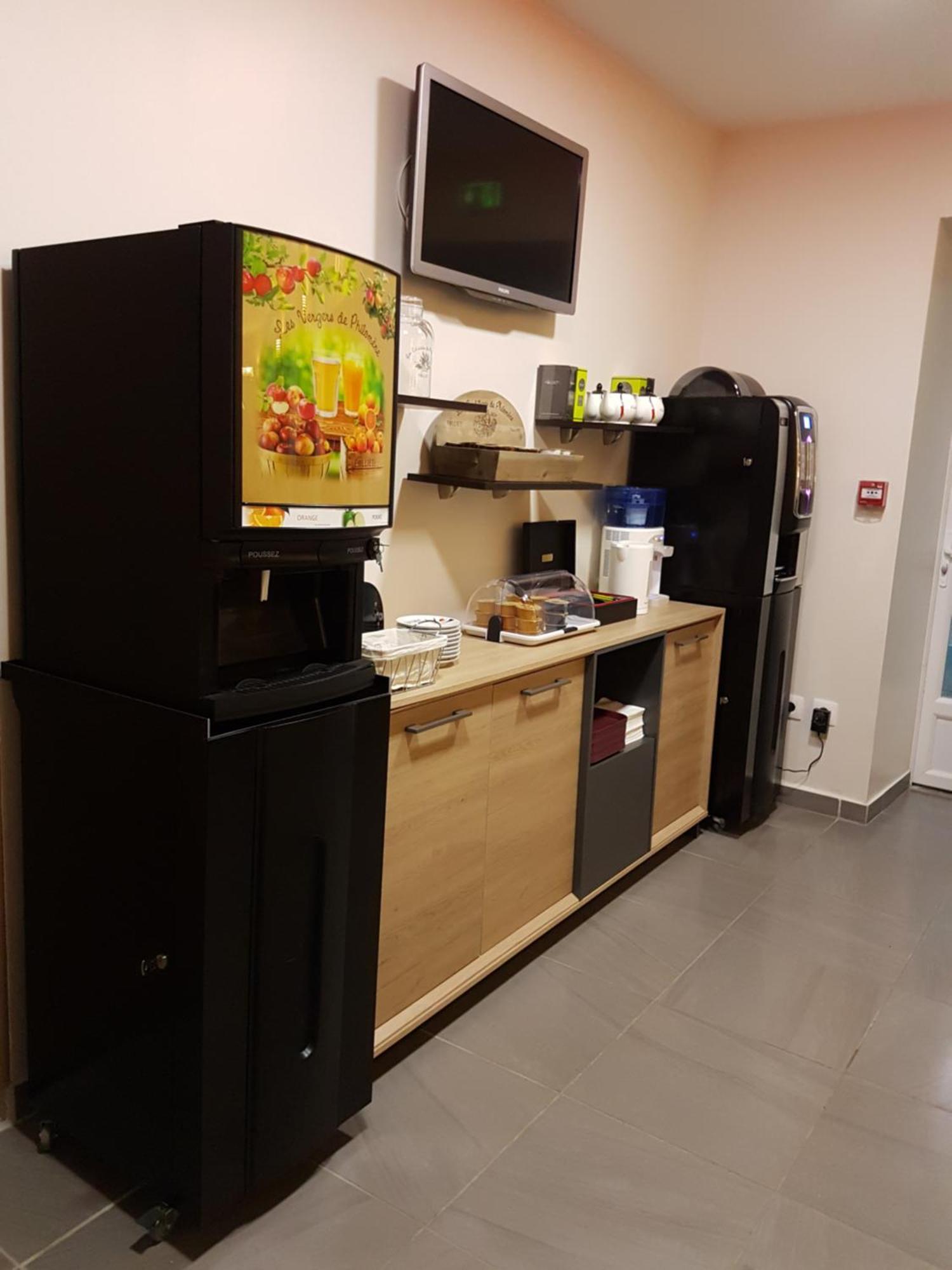 Nevers Hotel Bagian luar foto