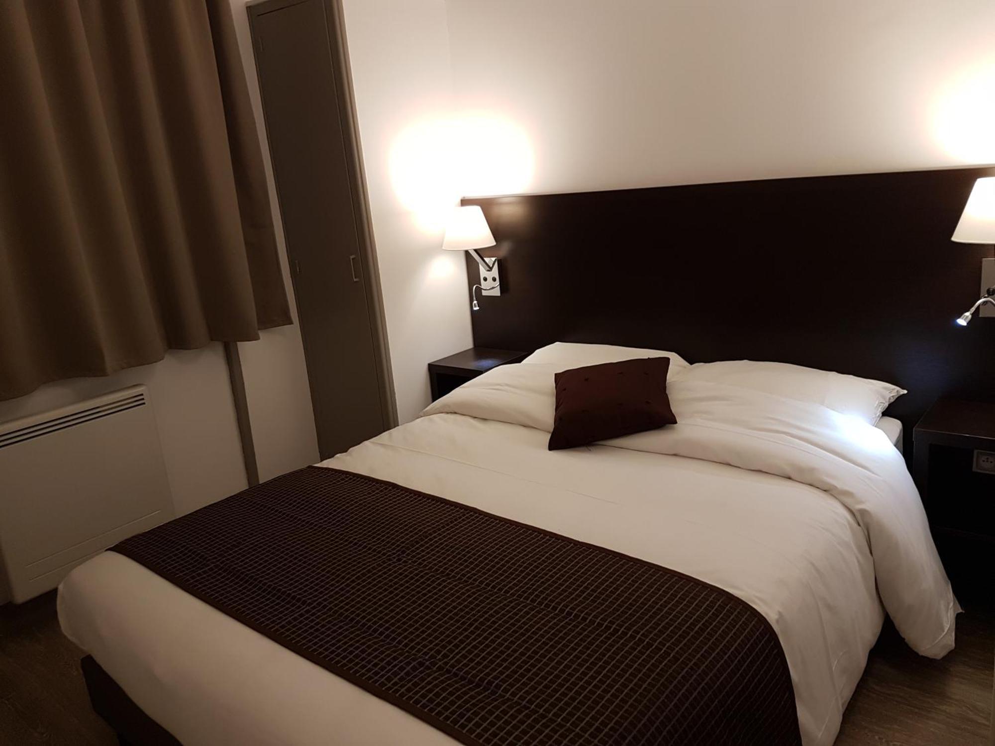 Nevers Hotel Bagian luar foto